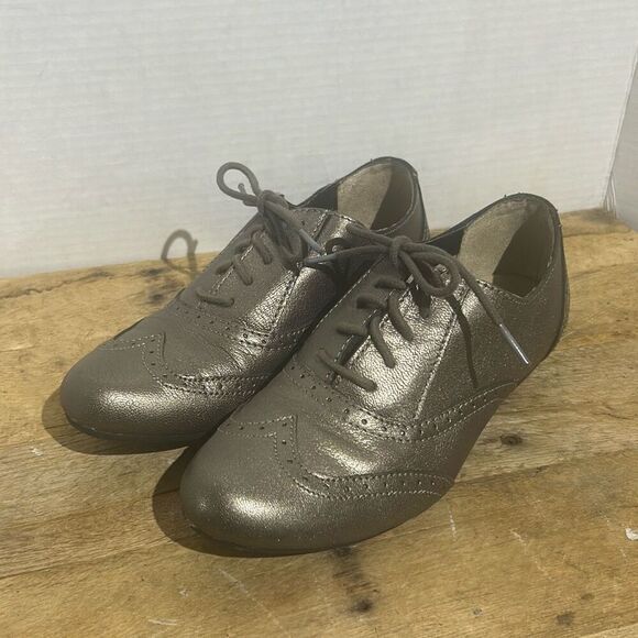 G.H Bass & Co Hilary metallic leather wingtip Oxford shoes Low Heel shimmer si - Picture 1 of 8